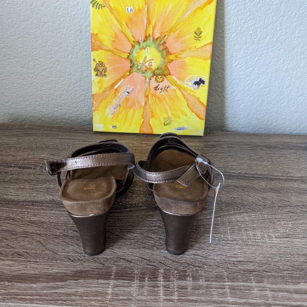 G.H. Bass Wedge Sandals 7.5 - Picture 12 of 14